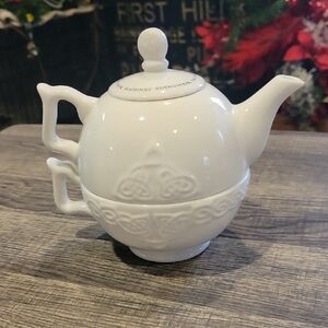Celtic White Porcelean Teapot/Cup/Lid Set/NWOT/Never Used